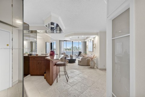 Condo in Aventura, Florida, 2 bedrooms  № 1966317 - photo 12