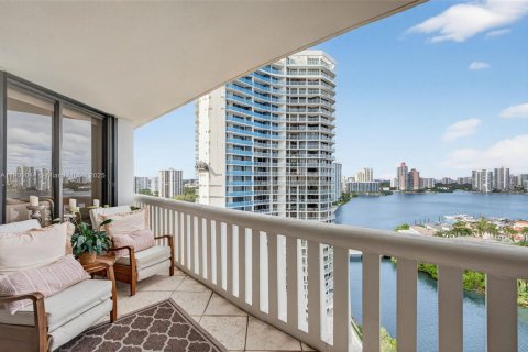 Condo in Aventura, Florida, 2 bedrooms  № 1966317 - photo 7