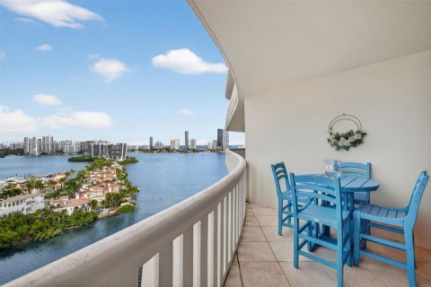 Condo in Aventura, Florida, 2 bedrooms  № 1966317 - photo 24