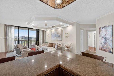 Condo in Aventura, Florida, 2 bedrooms  № 1966317 - photo 16