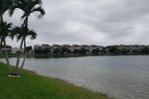 Copropriété à louer à Miami, Floride: 3 chambres, 118.45 m2 № 2028209 - photo 13