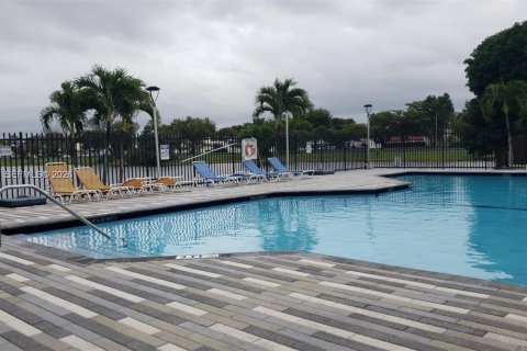 Copropriété à louer à Miami, Floride: 3 chambres, 118.45 m2 № 2028209 - photo 12