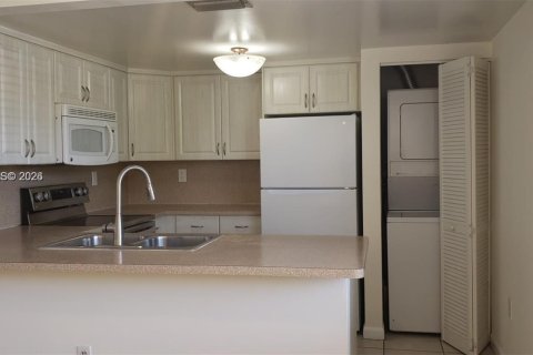 Copropriété à louer à Miami, Floride: 3 chambres, 118.45 m2 № 2028209 - photo 7