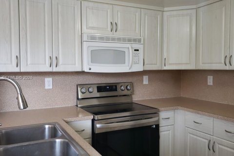 Copropriété à louer à Miami, Floride: 3 chambres, 118.45 m2 № 2028209 - photo 8