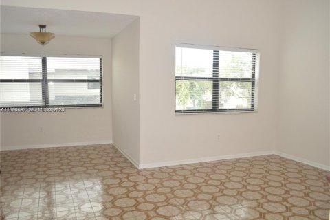 Copropriété à louer à Miami, Floride: 3 chambres, 118.45 m2 № 2028209 - photo 6