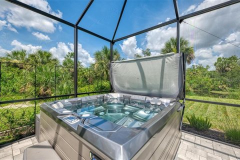 Villa ou maison à louer à Port Charlotte, Floride: 3 chambres, 172.24 m2 № 2096680 - photo 4