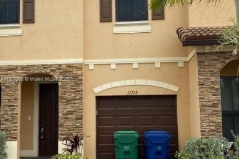 Touwnhouse à vendre à Homestead, Floride: 3 chambres, 147.44 m2 № 1964025 - photo 1