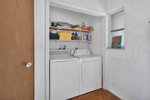 Villa ou maison à louer à Gulfport, Floride: 2 chambres, 103.4 m2 № 2432680 - photo 27
