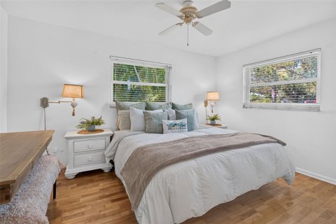 Villa ou maison à louer à Gulfport, Floride: 2 chambres, 103.4 m2 № 2432680 - photo 13
