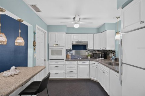 Villa ou maison à louer à Gulfport, Floride: 2 chambres, 103.4 m2 № 2432680 - photo 11
