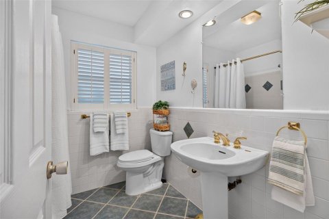 Villa ou maison à louer à Gulfport, Floride: 2 chambres, 103.4 m2 № 2432680 - photo 15