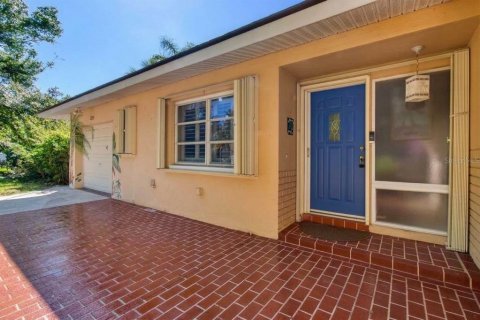 Villa ou maison à louer à Gulfport, Floride: 2 chambres, 103.4 m2 № 2432680 - photo 5