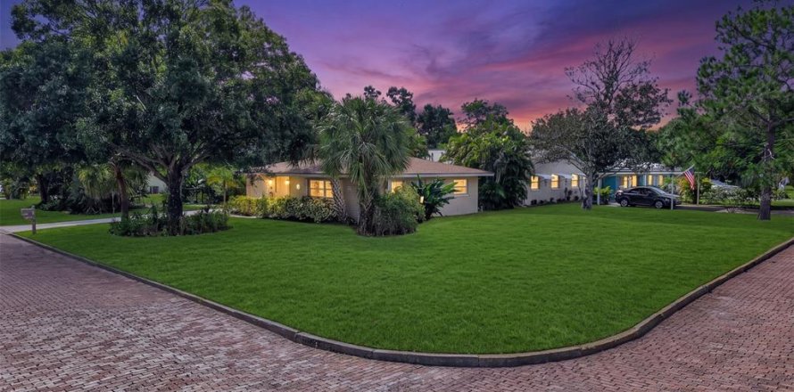 Villa ou maison à Gulfport, Floride 2 chambres, 103.4 m2 № 2432680