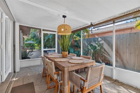 Villa ou maison à louer à Gulfport, Floride: 2 chambres, 103.4 m2 № 2432680 - photo 21