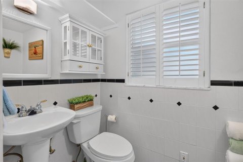 Villa ou maison à louer à Gulfport, Floride: 2 chambres, 103.4 m2 № 2432680 - photo 20