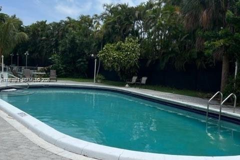 Copropriété à vendre à Hallandale Beach, Floride: 2 chambres, 87.33 m2 № 2081028 - photo 14