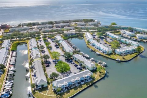 Condominio en alquiler en Saint Petersburg, Florida, 1 dormitorio, 64.47 m2 № 2093626 - foto 2
