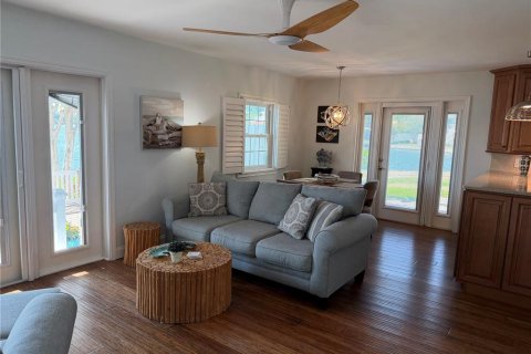Condominio en alquiler en Saint Petersburg, Florida, 1 dormitorio, 64.47 m2 № 2093626 - foto 4