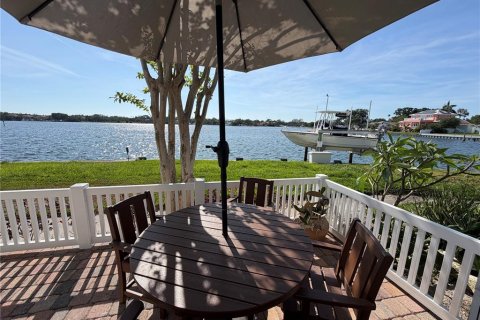 Condominio en alquiler en Saint Petersburg, Florida, 1 dormitorio, 64.47 m2 № 2093626 - foto 3