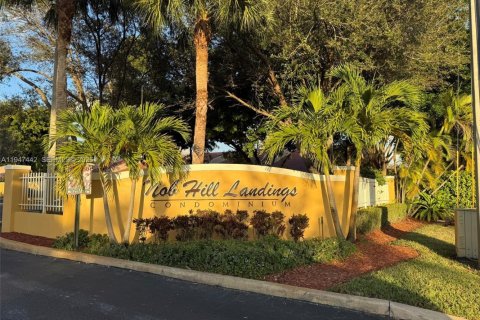 Condo in Tamarac, Florida, 1 bedroom  № 2003386 - photo 12