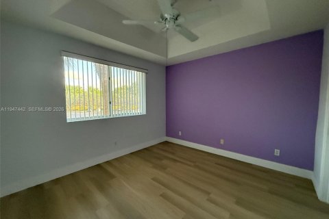 Condo in Tamarac, Florida, 1 bedroom  № 2003386 - photo 7