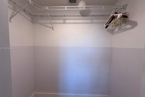 Condo in Tamarac, Florida, 1 bedroom  № 2003386 - photo 6