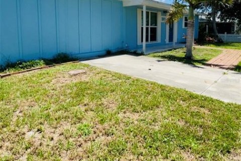 House in Port Charlotte, Florida 3 bedrooms, 153.29 sq.m. № 1871258 - photo 4