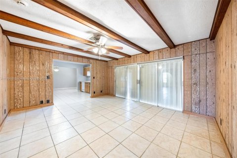 House in Coral Springs, Florida 4 bedrooms, 202.25 sq.m. № 1676526 - photo 28