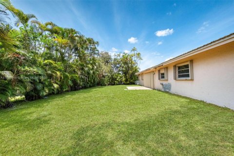 House in Coral Springs, Florida 4 bedrooms, 202.25 sq.m. № 1676526 - photo 11