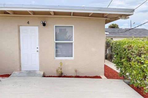 Immobilier commercial à vendre à West Palm Beach, Floride: 141.21 m2 № 1070257 - photo 1