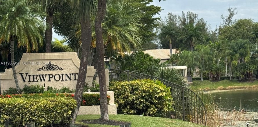 Condominio en Margate, Florida, 2 dormitorios  № 1996729