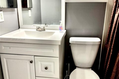 Condominio en venta en Margate, Florida, 2 dormitorios, 75.72 m2 № 1996729 - foto 17