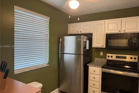 Condominio en venta en Margate, Florida, 2 dormitorios, 75.72 m2 № 1996729 - foto 28