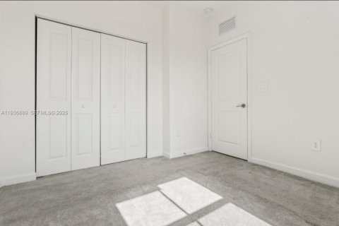 Townhouse in Homestead, Florida 3 bedrooms, 137.77 sq.m. № 1994807 - photo 9