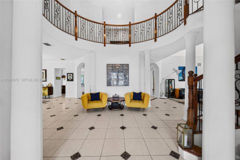 Купить виллу или дом в Катлер-Бей, Флорида 5 спален, 438.22м2, № 2402254 - фото 7