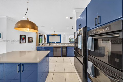 Купить виллу или дом в Катлер-Бей, Флорида 5 спален, 438.22м2, № 2402254 - фото 22
