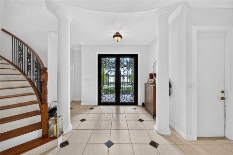 Купить виллу или дом в Катлер-Бей, Флорида 5 спален, 438.22м2, № 2402254 - фото 6
