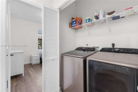 Townhouse in Hialeah, Florida 3 bedrooms, 138.05 sq.m. № 2030430 - photo 30