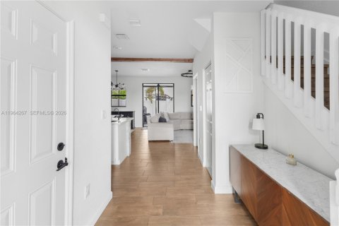 Townhouse in Hialeah, Florida 3 bedrooms, 138.05 sq.m. № 2030430 - photo 7