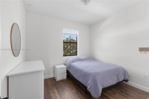 Townhouse in Hialeah, Florida 3 bedrooms, 138.05 sq.m. № 2030430 - photo 25