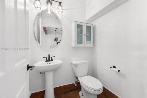 Townhouse in Hialeah, Florida 3 bedrooms, 138.05 sq.m. № 2030430 - photo 18