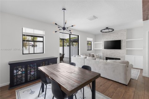 Townhouse in Hialeah, Florida 3 bedrooms, 138.05 sq.m. № 2030430 - photo 10