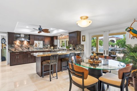 Casa en venta en Hallandale Beach, Florida, 5 dormitorios, 345.41 m2 № 2059780 - foto 18