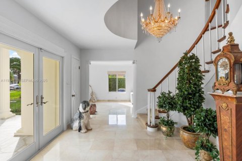 Casa en venta en Hallandale Beach, Florida, 5 dormitorios, 345.41 m2 № 2059780 - foto 8