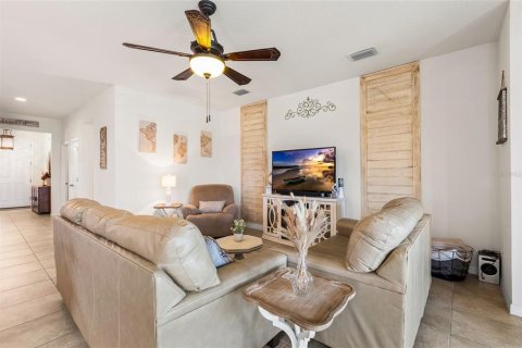 Casa en venta en Wimauma, Florida, 4 dormitorios, 192.21 m2 № 2151150 - foto 13