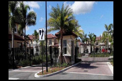 Adosado en alquiler en Coconut Creek, Florida, 3 dormitorios, 122.26 m2 № 876488 - foto 1