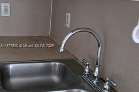 Снять в аренду квартиру в Хомстед, Флорида 2 спальни, 78.97м2, № 1924327 - фото 7