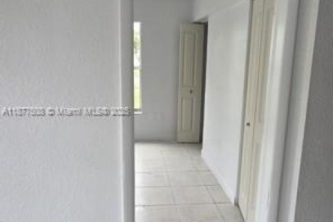 Снять в аренду квартиру в Хомстед, Флорида 2 спальни, 78.97м2, № 1924327 - фото 9