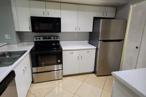 Copropriété à vendre à Davie, Floride: 3 chambres, 122.07 m2 № 1979038 - photo 3