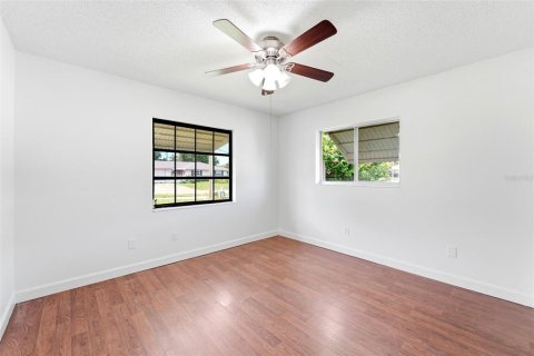 House in Deltona, Florida 2 bedrooms, 88.35 sq.m. № 2224949 - photo 16